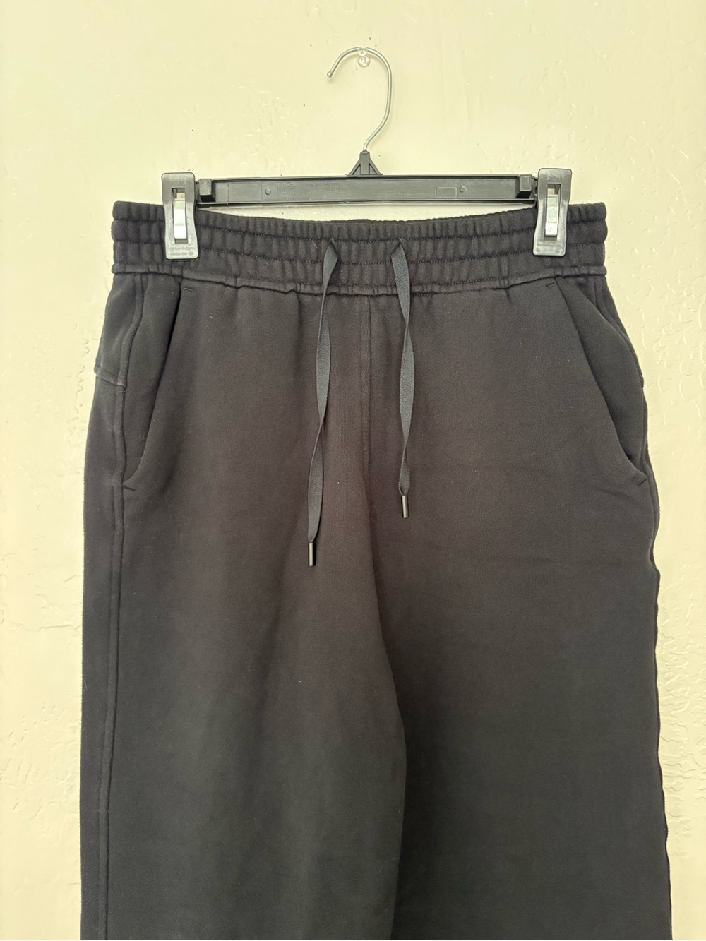 CRZ Yoga NWOT Black Fleece Lined Straight Leg Sweatpant Size Small - Picture 3 of 6